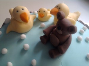 Tarta de barril con patitos y osito