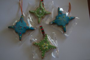 Galletas de Estrellas de Navidad decoradas con glasa