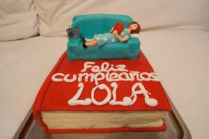 Tarta de libro y sofá Tarta de libro y sofá