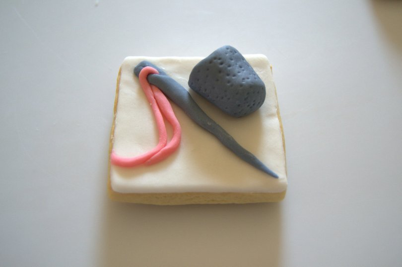 Galleta fondant aguja y dedal