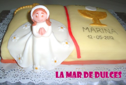 Tarta de libro para Comunión