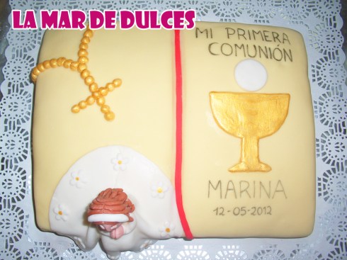 Tarta de libro para Comunión