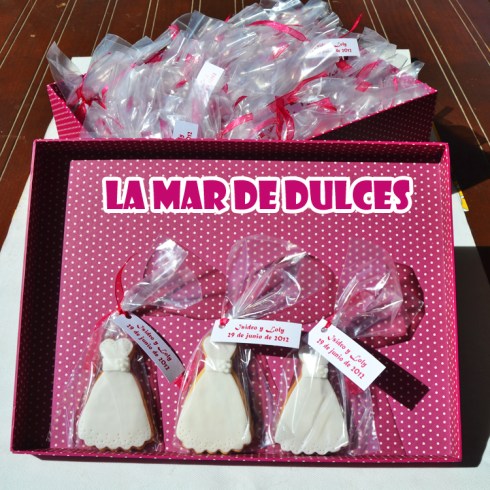Galletas fondant de vestido de novia para boda en Sevilla Galletas fondant de vestido de novia para boda en Sevilla