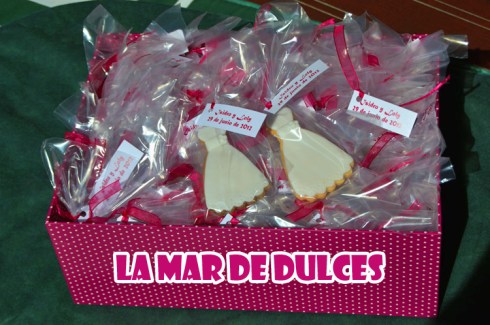 Galletas fondant de vestido de novia para boda en Sevilla Galletas fondant de vestido de novia para boda en Sevilla