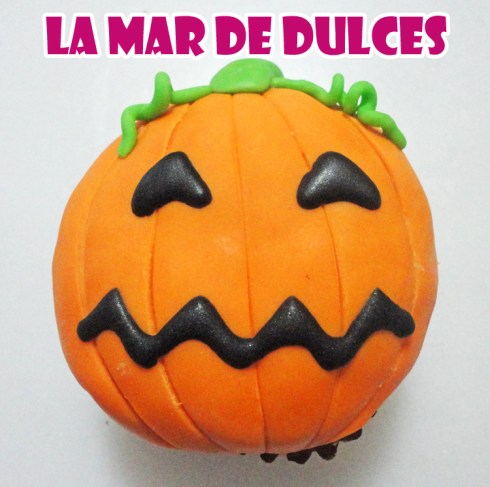 Cupcake de fondant de calabaza para Halloween