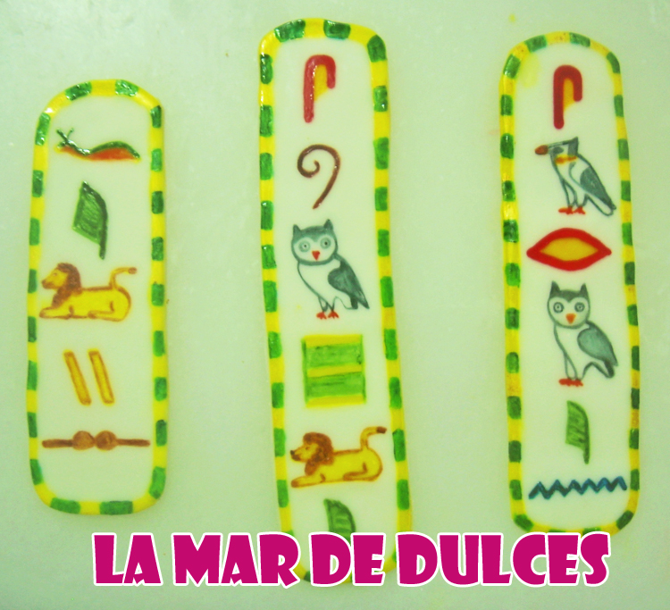 Tarta fondant de pirámide esfinge y jeroglíficos egipcios – Sevilla