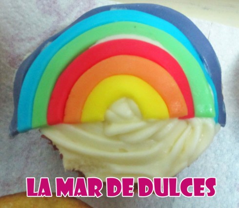Cupcakes de chocolate blanco variados