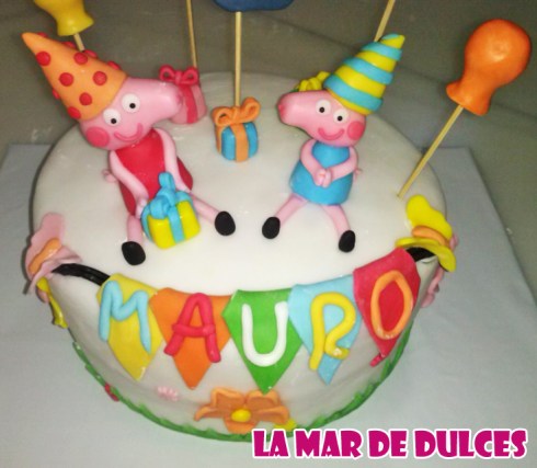 Tarta fondant de Peppa Pig y su hermano George Sevilla