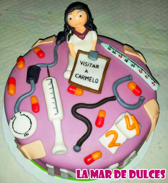 Tarta fondant auxiliar de enfermería Sevilla