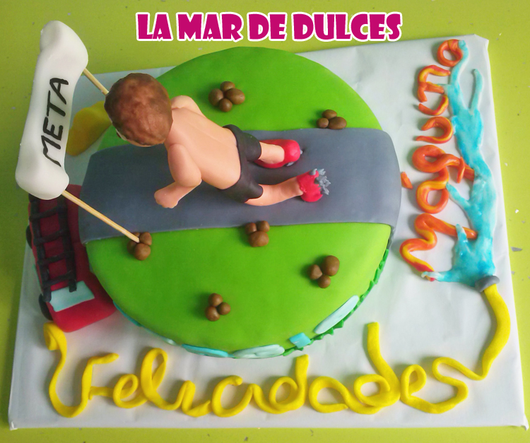 Tarta fondant de atleta y futuro bombero Sevilla