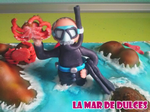 Tarta fondant de buzo con cangrejos Sevilla