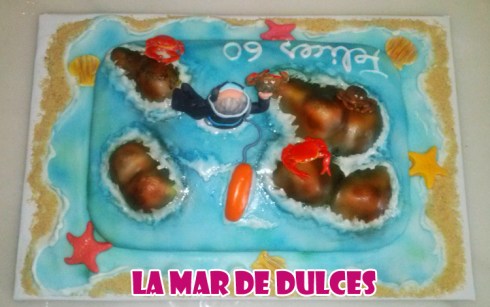 Tarta fondant de buzo con cangrejos Sevilla