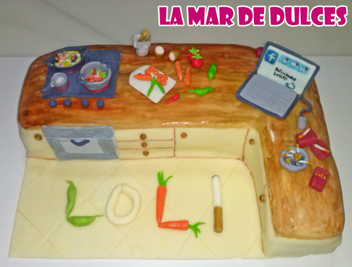 Tarta fondant de cocina con ordenador Sevilla