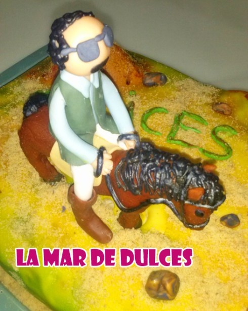 Tarta fondant de jinete y caballo Sevilla