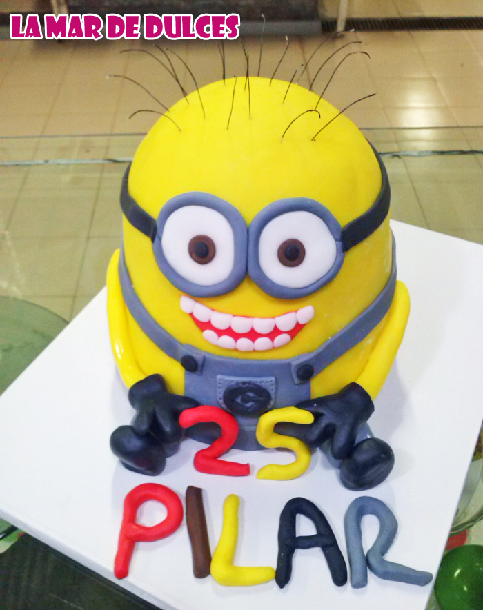 Tarta fondant de minion Sevilla, película Gru mi villano favorito