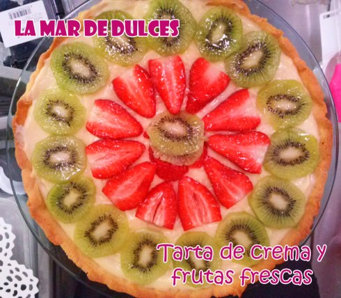 Tarta de crema y fruta fresca