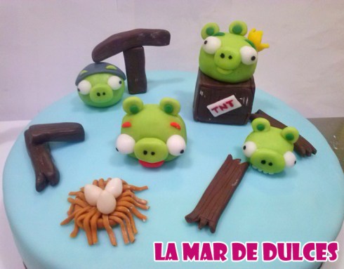 Tarta fondant de los Angry Birds Sevilla