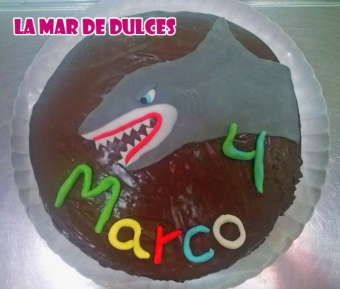Tarta tiburón fondant Sevilla