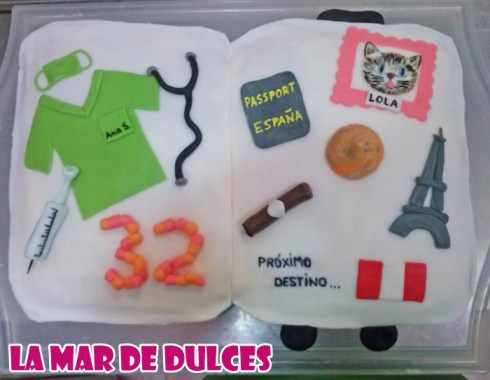 Tarta fondant de maleta Sevilla