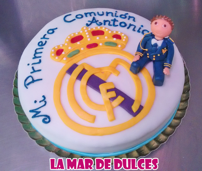 Tarta fondant del Real Madrid para Comunión Sevilla