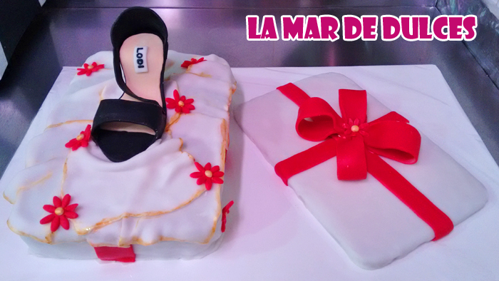 Tarta fondant de zapato y su caja Sevilla