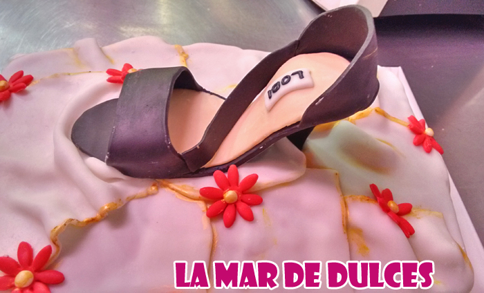 Tarta fondant de zapato y su caja Sevilla