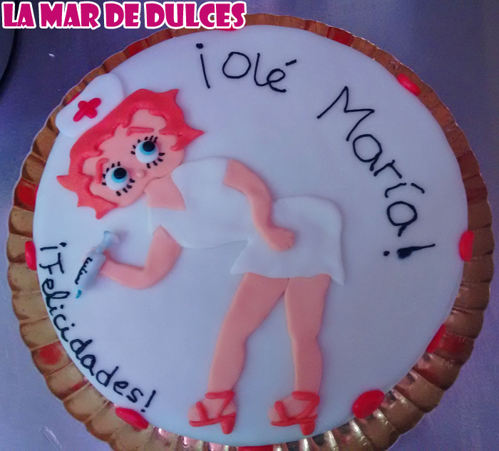 Tarta fondant de Betty Boop enfermera Sevilla