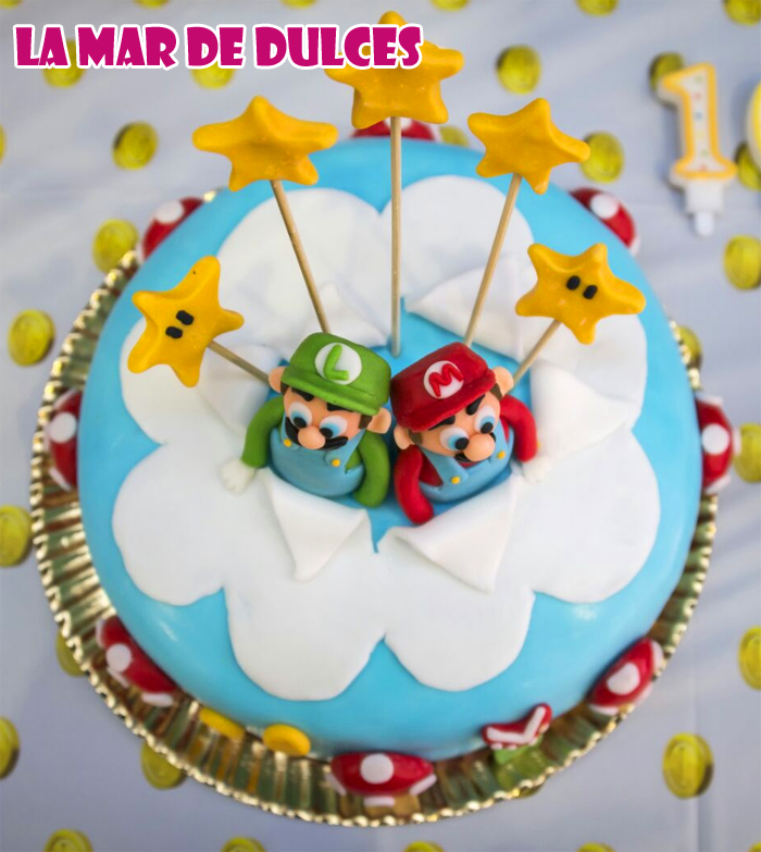 Tarta fondant de Mario Bros para Comunión Sevilla