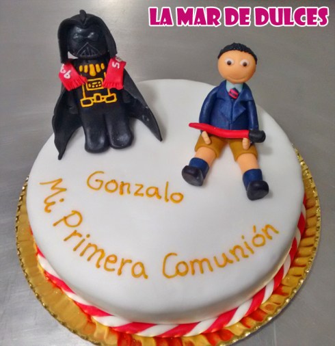 Tarta fondant de comunión de Darth Vader Sevilla