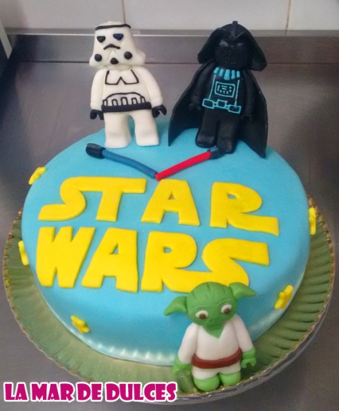 Tarta fondant de comunión de Star Wars Sevilla