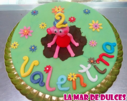Tarta fondant de Peppa Pig en el barro Sevilla