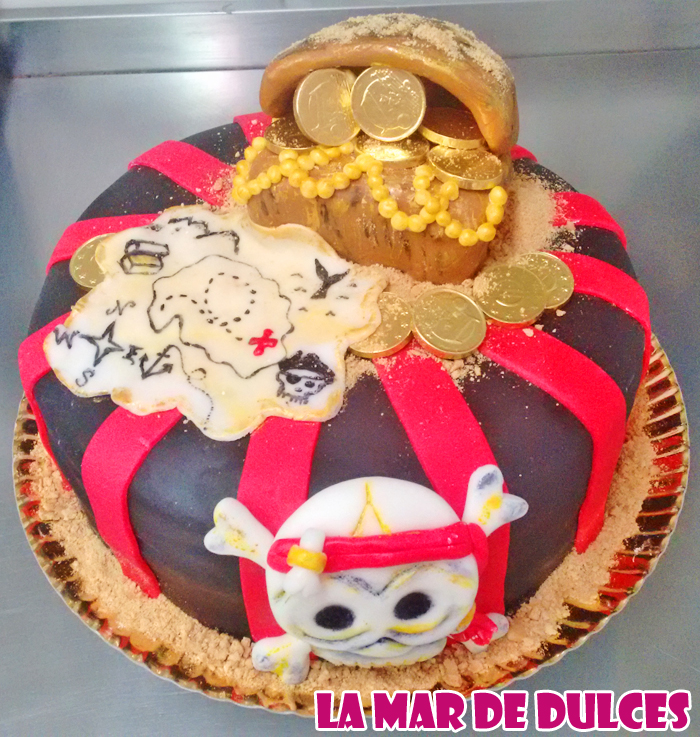 Tarta fondant de cofre pirata Sevilla